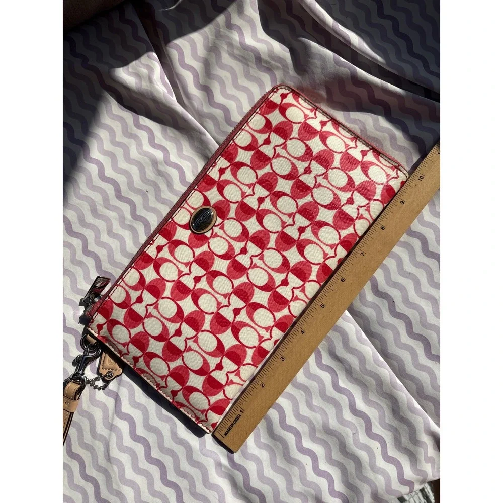 Coach wristlet wallet